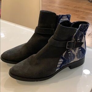 Suede and tapestry bootie - USA size 7.5